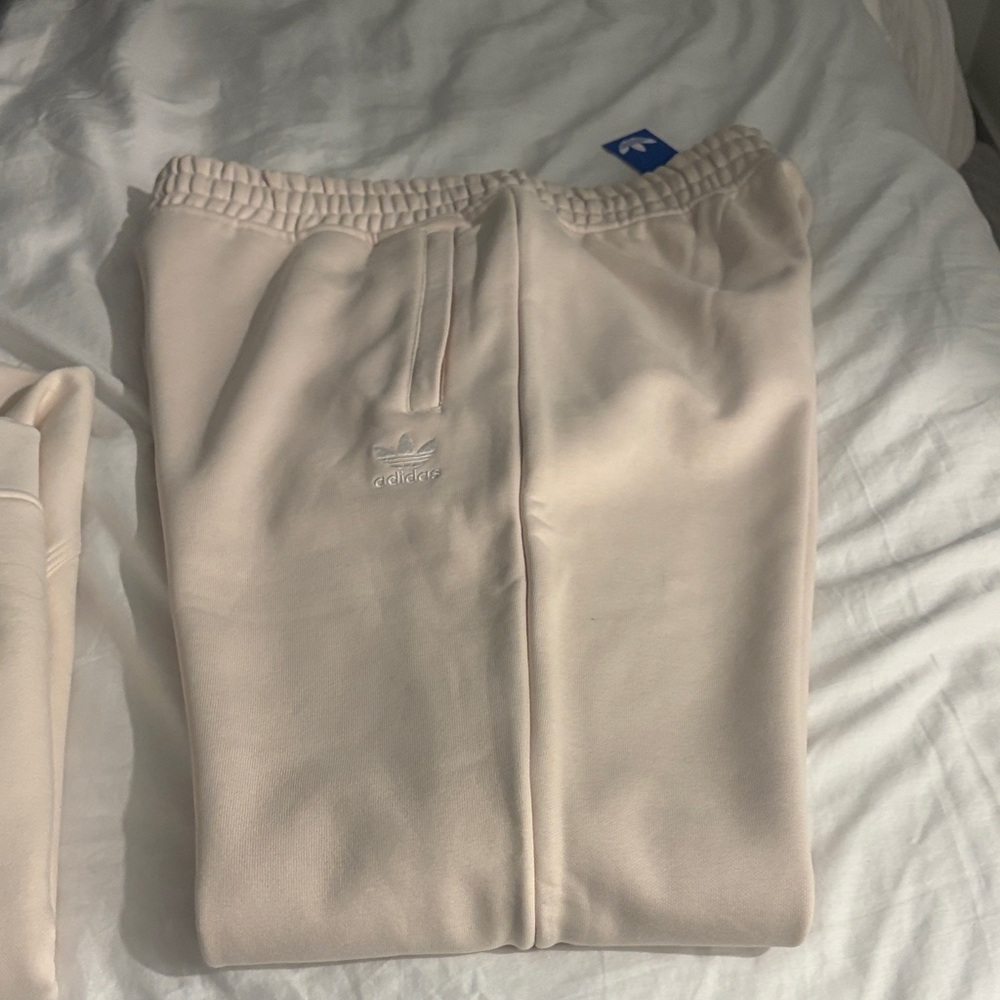 NWT Adidas Off-White TREFOIL ESSENTIALS Tracksuit Set - Picture 10 of 16